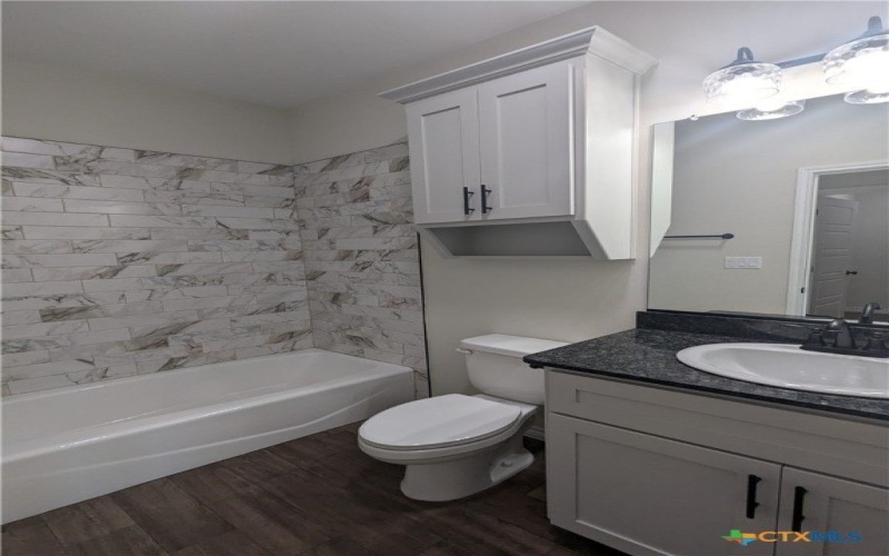 1708 E Ave G, Lampasas, TX 76550, 3 Bedrooms Bedrooms, ,2 BathroomsBathrooms,Residential,For Sale,1708 E Ave G,0,548925