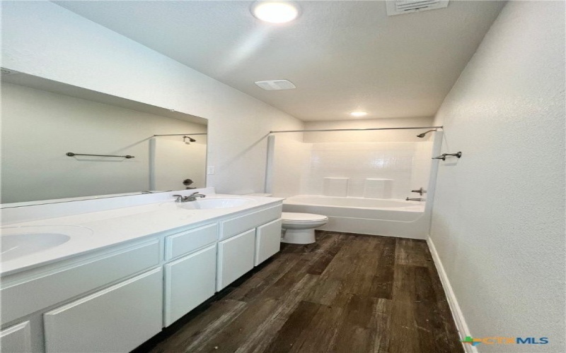 117 Dolphin Drive, Temple, TX 76501, 6 Bedrooms Bedrooms, ,Residential,For Sale,117 Dolphin Drive,554994
