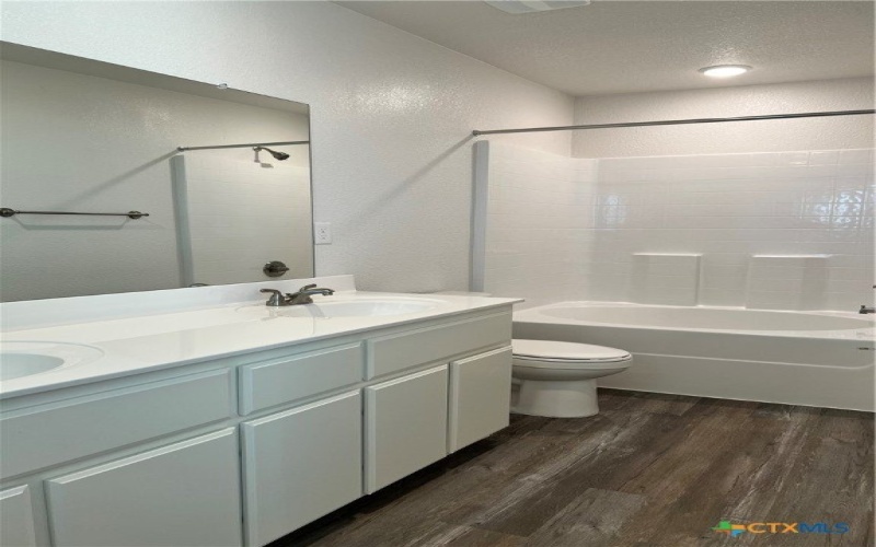 306 Dolphin Drive, Temple, TX 76501, 6 Bedrooms Bedrooms, ,Residential,For Sale,306 Dolphin Drive,555546