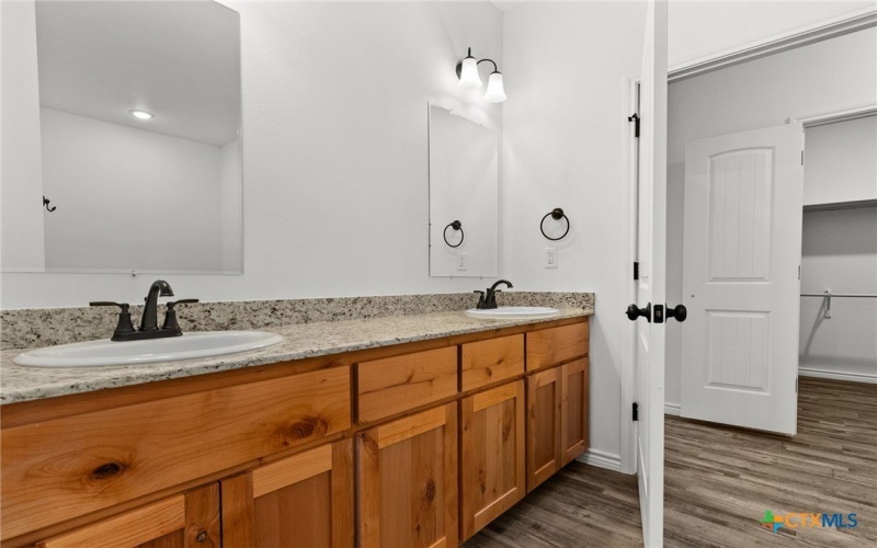 828 Elijah Ln, Lampasas, TX 76550, 4 Habitaciones Habitaciones , ,2 BañosBaños,Residential,En Venta,828 Elijah Ln,0,555636