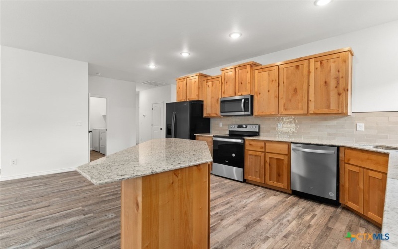 828 Elijah Ln, Lampasas, TX 76550, 4 Habitaciones Habitaciones , ,2 BañosBaños,Residential,En Venta,828 Elijah Ln,0,555636