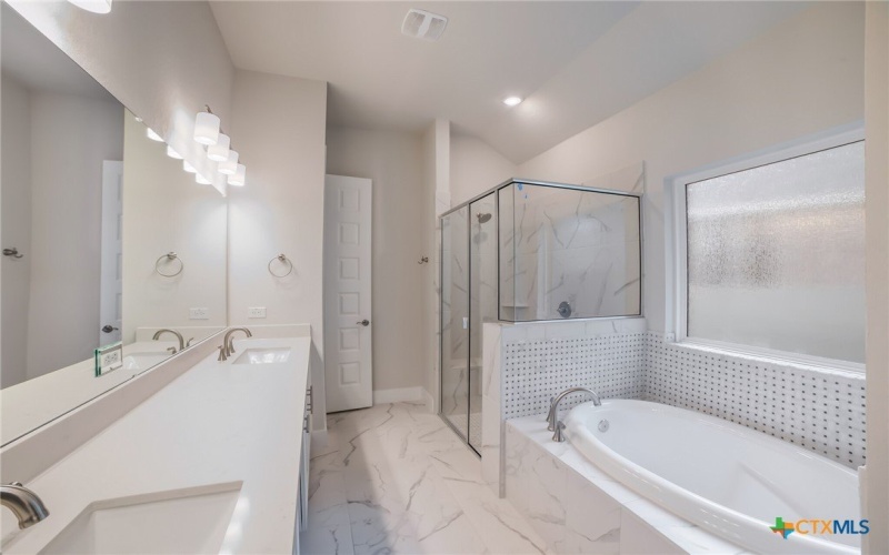 445 Chinkapin Trail, New Braunfels, TX 78132, 4 Habitaciones Habitaciones , ,3 BañosBaños,Residential,En Venta,445 Chinkapin Trail,555950