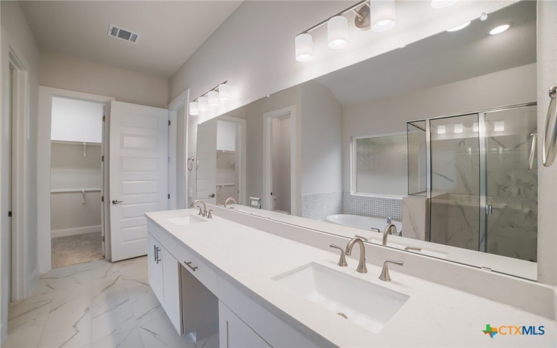 445 Chinkapin Trail, New Braunfels, TX 78132, 4 Habitaciones Habitaciones , ,3 BañosBaños,Residential,En Venta,445 Chinkapin Trail,555950