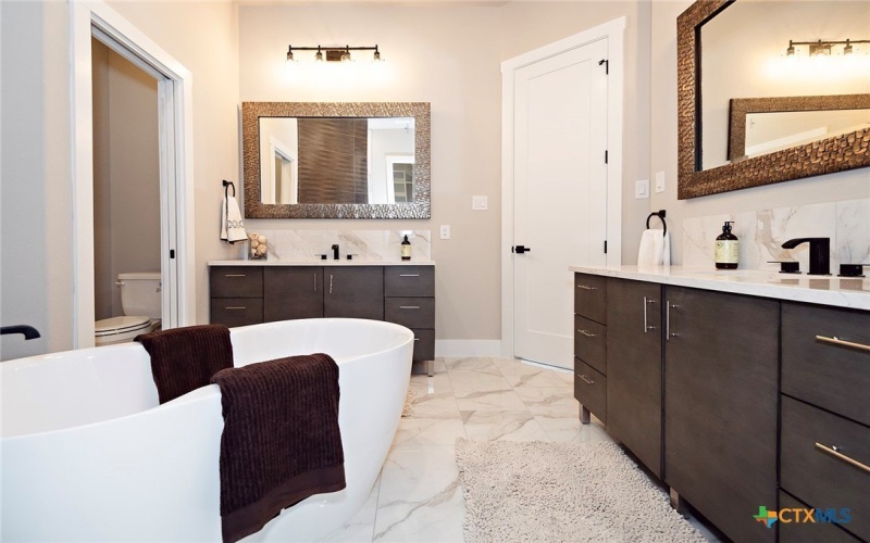 212 Saddle Springs Drive, Georgetown, TX 78633, 4 Bedrooms Bedrooms, ,3 BathroomsBathrooms,Residential,For Sale,212 Saddle Springs Drive,0,557196