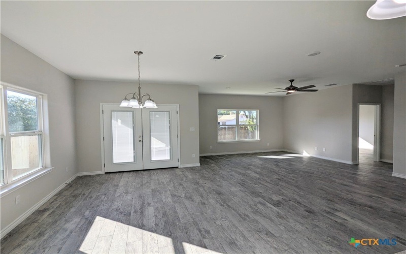 1712 E Avenue G, Lampasas, TX 76550, 3 Bedrooms Bedrooms, ,2 BathroomsBathrooms,Residential,For Sale,1712 E Avenue G,558573
