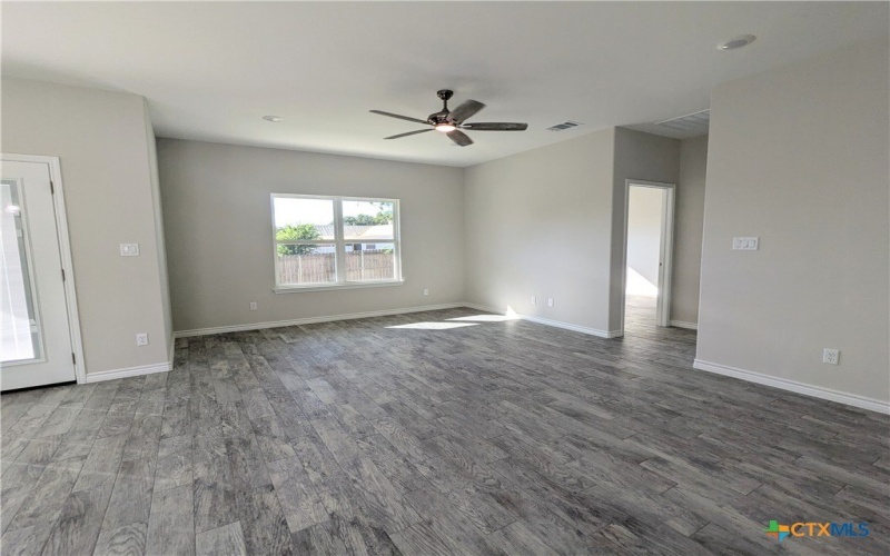 1712 E Avenue G, Lampasas, TX 76550, 3 Bedrooms Bedrooms, ,2 BathroomsBathrooms,Residential,For Sale,1712 E Avenue G,558573
