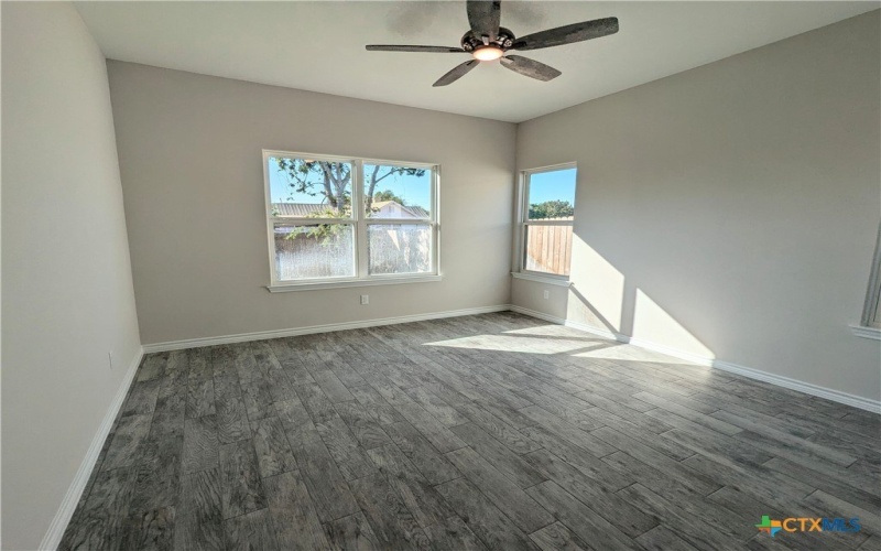 1712 E Avenue G, Lampasas, TX 76550, 3 Bedrooms Bedrooms, ,2 BathroomsBathrooms,Residential,For Sale,1712 E Avenue G,558573
