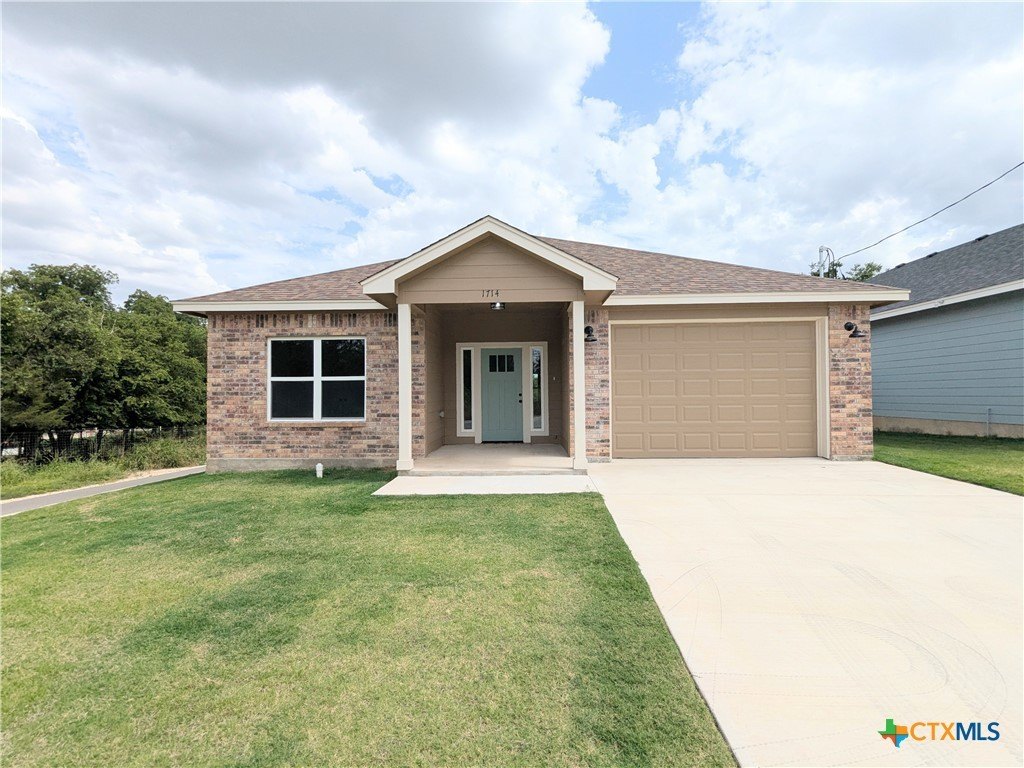 1714 E Avenue G, Lampasas, TX 76550, 3 Bedrooms Bedrooms, ,2 BathroomsBathrooms,Residential,For Sale,1714 E Avenue G,558576
