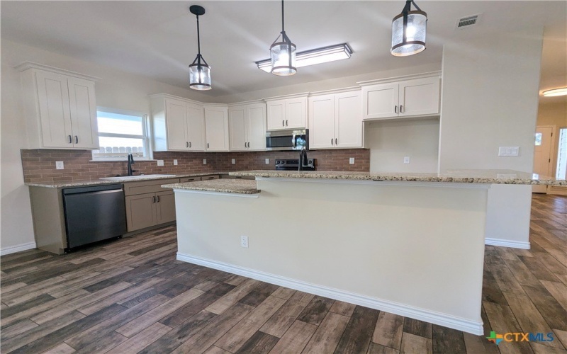 1714 E Avenue G, Lampasas, TX 76550, 3 Bedrooms Bedrooms, ,2 BathroomsBathrooms,Residential,For Sale,1714 E Avenue G,558576