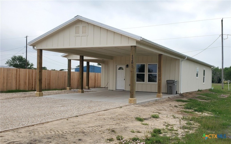 1201 W HOUSTON Avenue, Seadrift, TX 77983, 3 Habitaciones Habitaciones , ,2 BañosBaños,Residential,En Venta,1201 W HOUSTON Avenue,562752