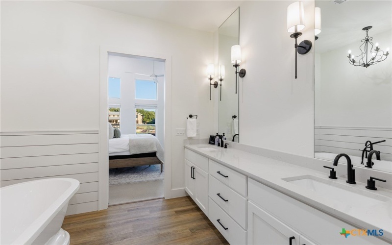 241 Lazy Oaks Lane, Kingsland, TX 78639, 9 Bedrooms Bedrooms, ,9 BathroomsBathrooms,Residential,For Sale,241 Lazy Oaks Lane,564838