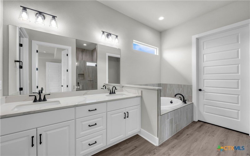 107 Draper Lane, Bertram, TX 78605, 5 Bedrooms Bedrooms, ,2 BathroomsBathrooms,Residential,For Sale,107 Draper Lane,565561