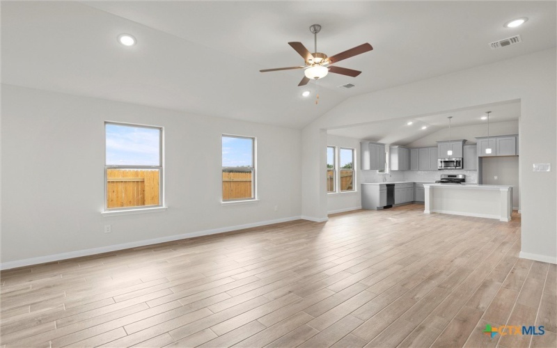 134 Arena Drive, Liberty Hill, TX 78642, 3 Habitaciones Habitaciones , ,2 BañosBaños,Residential,En Venta,134 Arena Drive,565914