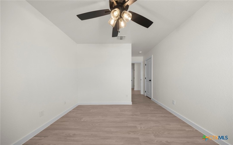 1215 Iron Horse Drive, Killeen, TX 76549, 4 Bedrooms Bedrooms, ,2 BathroomsBathrooms,Residential,For Sale,1215 Iron Horse Drive,568204