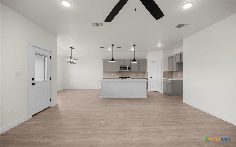 1215 Iron Horse Drive, Killeen, TX 76549, 4 Bedrooms Bedrooms, ,2 BathroomsBathrooms,Residential,For Sale,1215 Iron Horse Drive,568204