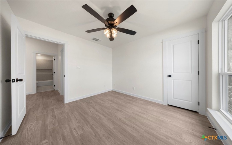 1215 Iron Horse Drive, Killeen, TX 76549, 4 Bedrooms Bedrooms, ,2 BathroomsBathrooms,Residential,For Sale,1215 Iron Horse Drive,568204