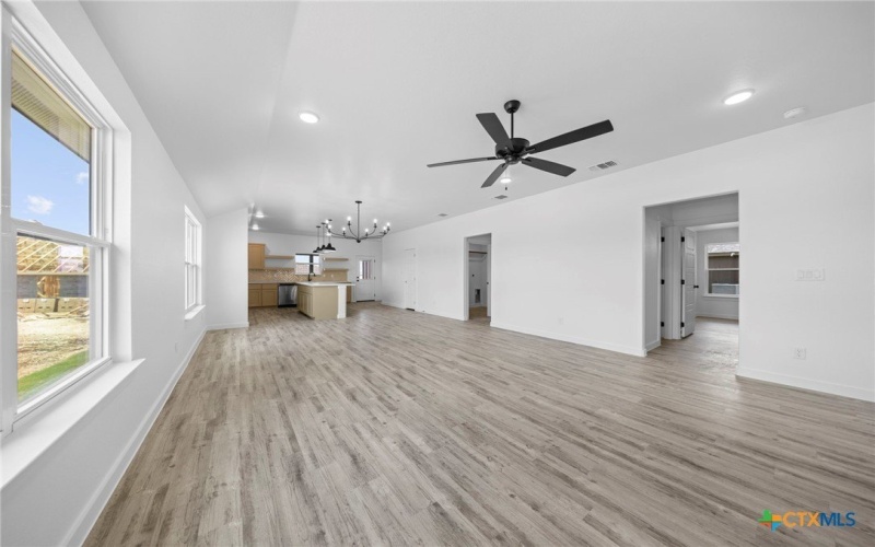 1217 Iron Horse Drive, Killeen, TX 76549, 4 Bedrooms Bedrooms, ,2 BathroomsBathrooms,Residential,For Sale,1217 Iron Horse Drive,568206