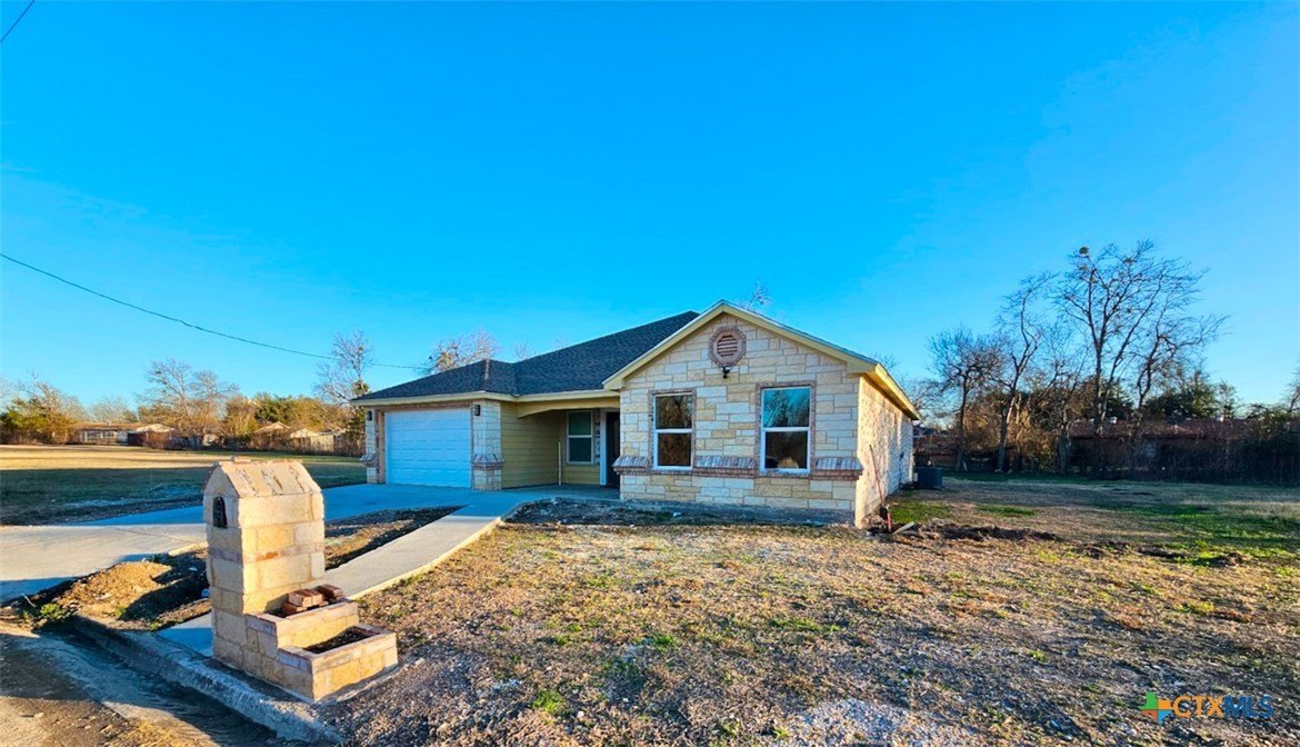 106 Country Club Drive, Marlin, TX 76661, 3 Bedrooms Bedrooms, ,2 BathroomsBathrooms,Residential,For Sale,106 Country Club Drive,568691