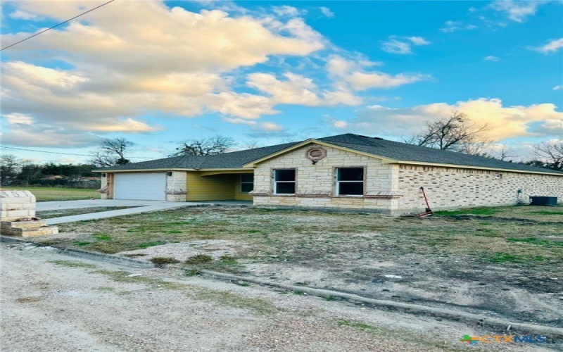 106 Country Club Drive, Marlin, TX 76661, 3 Bedrooms Bedrooms, ,2 BathroomsBathrooms,Residential,For Sale,106 Country Club Drive,568691