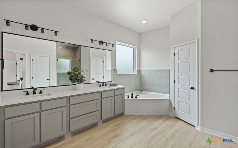 301 Canyon Oaks Road, Troy, TX 76579, 4 Habitaciones Habitaciones , ,2 BañosBaños,Residential,En Venta,301 Canyon Oaks Road,0,568990