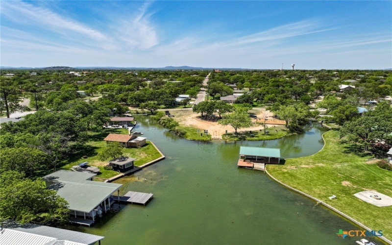 307 Cedarhill Drive, Granite Shoals, TX 78654, 3 Habitaciones Habitaciones , ,2 BañosBaños,Residential,En Venta,307 Cedarhill Drive,569093
