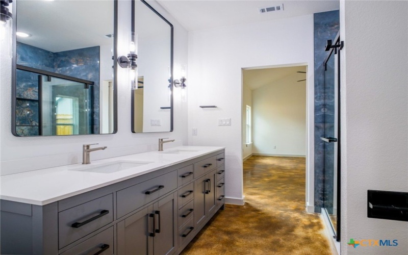 306 Hilldale Drive, Granite Shoals, TX 78654, 3 Habitaciones Habitaciones , ,2 BañosBaños,Residential,En Venta,306 Hilldale Drive,569096