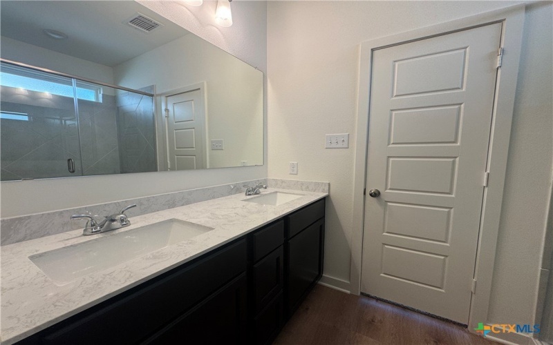 214 University Avenue, Troy, TX 76579, 3 Habitaciones Habitaciones , ,2 BañosBaños,Residential,En Venta,214 University Avenue,0,574396