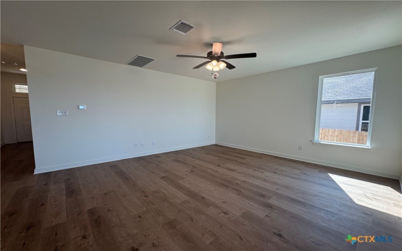 214 University Avenue, Troy, TX 76579, 3 Habitaciones Habitaciones , ,2 BañosBaños,Residential,En Venta,214 University Avenue,0,574396