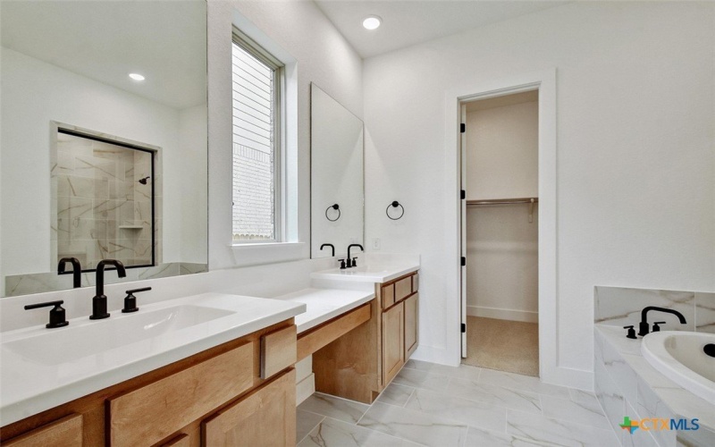 11710 Warlock, San Antonio, TX 78254, 4 Bedrooms Bedrooms, ,5 BathroomsBathrooms,Residential,For Sale,11710 Warlock,570725