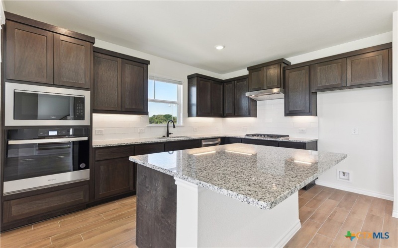 107 Maceo Way #102, San Marcos, TX 78666, 3 Habitaciones Habitaciones , ,2 BañosBaños,Residential,En Venta,107 Maceo Way,570933