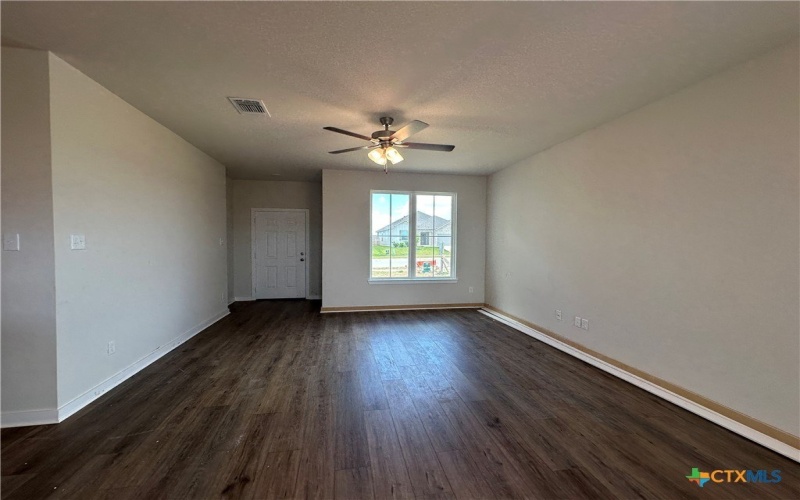 907 James Parker Circle, Killeen, TX 76542, 3 Bedrooms Bedrooms, ,2 BathroomsBathrooms,Residential,For Sale,907 James Parker Circle,571406