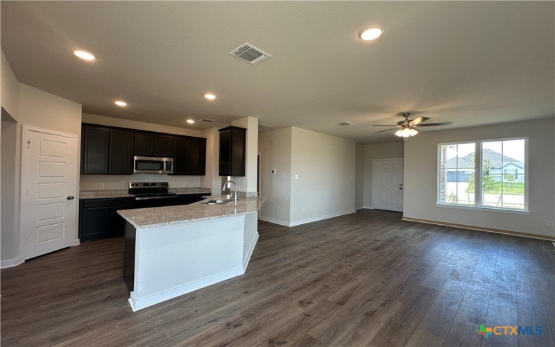 907 James Parker Circle, Killeen, TX 76542, 3 Bedrooms Bedrooms, ,2 BathroomsBathrooms,Residential,For Sale,907 James Parker Circle,571406