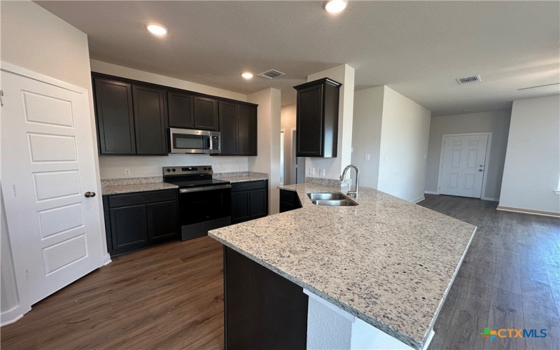 907 James Parker Circle, Killeen, TX 76542, 3 Bedrooms Bedrooms, ,2 BathroomsBathrooms,Residential,For Sale,907 James Parker Circle,571406