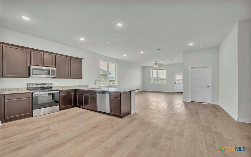 1229 Dowdy Drive, Belton, TX 76513, 4 Habitaciones Habitaciones , ,3 BañosBaños,Residential,En Venta,1229 Dowdy Drive,0,571423