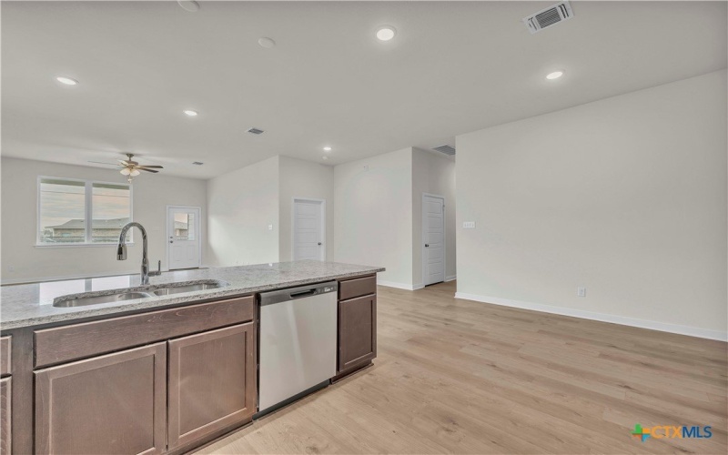 1229 Dowdy Drive, Belton, TX 76513, 4 Habitaciones Habitaciones , ,3 BañosBaños,Residential,En Venta,1229 Dowdy Drive,0,571423