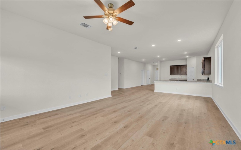 1229 Dowdy Drive, Belton, TX 76513, 4 Habitaciones Habitaciones , ,3 BañosBaños,Residential,En Venta,1229 Dowdy Drive,0,571423