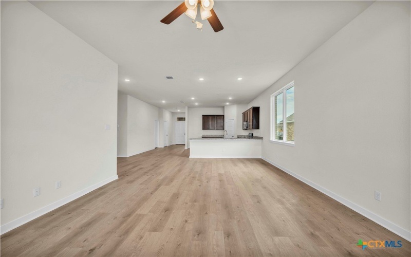 1229 Dowdy Drive, Belton, TX 76513, 4 Habitaciones Habitaciones , ,3 BañosBaños,Residential,En Venta,1229 Dowdy Drive,0,571423