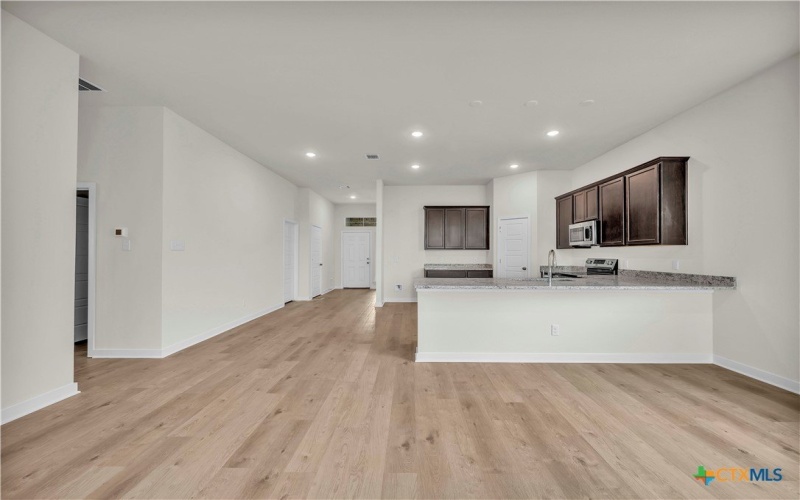 1229 Dowdy Drive, Belton, TX 76513, 4 Habitaciones Habitaciones , ,3 BañosBaños,Residential,En Venta,1229 Dowdy Drive,0,571423