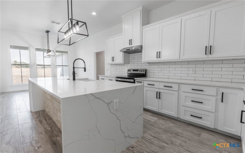 110 Lake Village Road, Seguin, TX 78155, 4 Habitaciones Habitaciones , ,3 BañosBaños,Residential,En Venta,110 Lake Village Road,571551