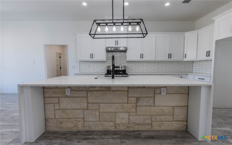 110 Lake Village Road, Seguin, TX 78155, 4 Habitaciones Habitaciones , ,3 BañosBaños,Residential,En Venta,110 Lake Village Road,571551