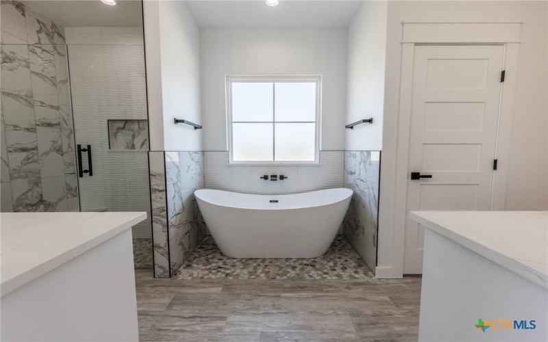 110 Lake Village Road, Seguin, TX 78155, 4 Habitaciones Habitaciones , ,3 BañosBaños,Residential,En Venta,110 Lake Village Road,571551