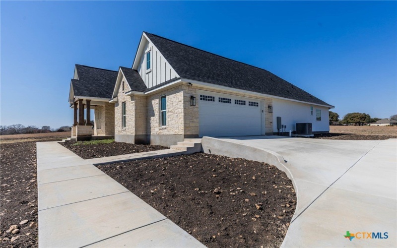 110 Lake Village Road, Seguin, TX 78155, 4 Habitaciones Habitaciones , ,3 BañosBaños,Residential,En Venta,110 Lake Village Road,571551