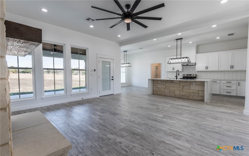 110 Lake Village Road, Seguin, TX 78155, 4 Habitaciones Habitaciones , ,3 BañosBaños,Residential,En Venta,110 Lake Village Road,571551