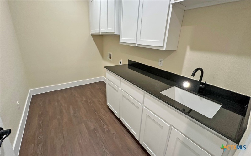 1725 Cottonwood Mesa Drive, Kempner, TX 76539, 4 Bedrooms Bedrooms, ,3 BathroomsBathrooms,Residential,For Sale,1725 Cottonwood Mesa Drive,571616