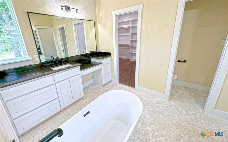 1725 Cottonwood Mesa Drive, Kempner, TX 76539, 4 Bedrooms Bedrooms, ,3 BathroomsBathrooms,Residential,For Sale,1725 Cottonwood Mesa Drive,571616