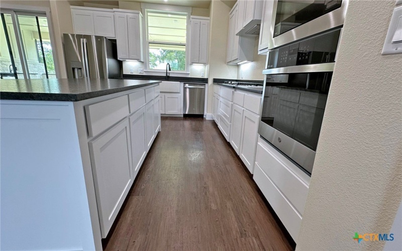 1725 Cottonwood Mesa Drive, Kempner, TX 76539, 4 Bedrooms Bedrooms, ,3 BathroomsBathrooms,Residential,For Sale,1725 Cottonwood Mesa Drive,571616