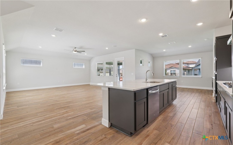 321 Sweeping Sage Lane, San Marcos, TX 78666, 2 Habitaciones Habitaciones , ,2 BañosBaños,Residential,En Venta,321 Sweeping Sage Lane,0,572709