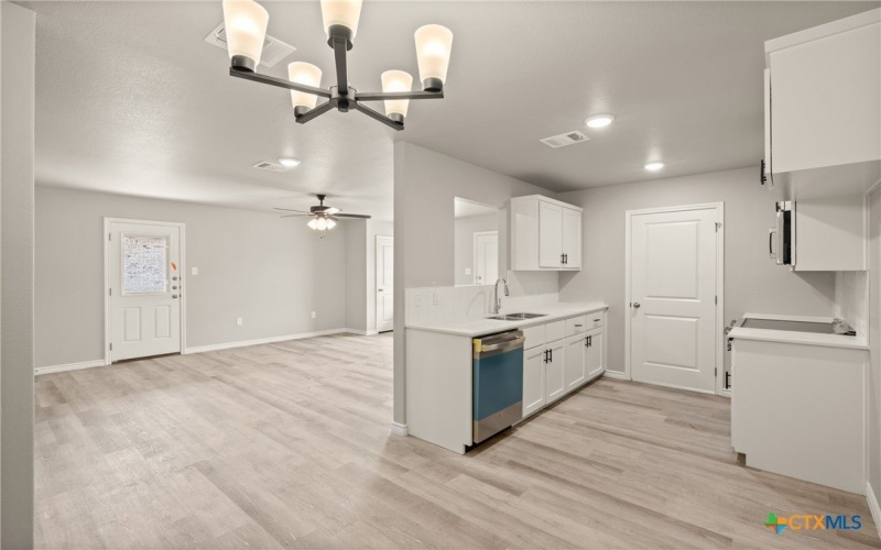 216 Melissa Street, Eddy, TX 76524, ,Residential,For Sale,216 Melissa Street,0,567045