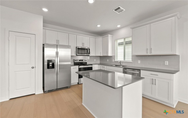 1213 Crimson Sky Court, Belton, TX 76513, 3 Habitaciones Habitaciones , ,2 BañosBaños,Residential,En Venta,1213 Crimson Sky Court,0,567541