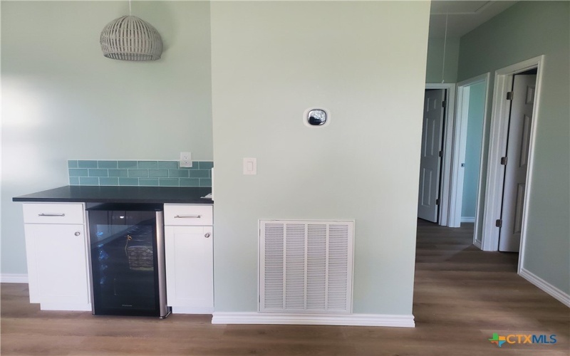 1211 W HOUSON Avenue, Seadrift, TX 77983, 2 Habitaciones Habitaciones , ,2 BañosBaños,Residential,En Venta,1211 W HOUSON Avenue,573161